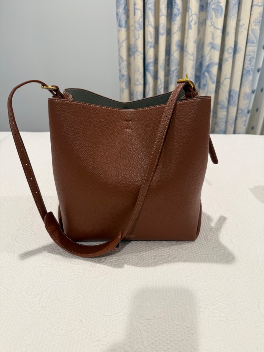 Oroton Margo Hobo bag, orig. $540 - like new